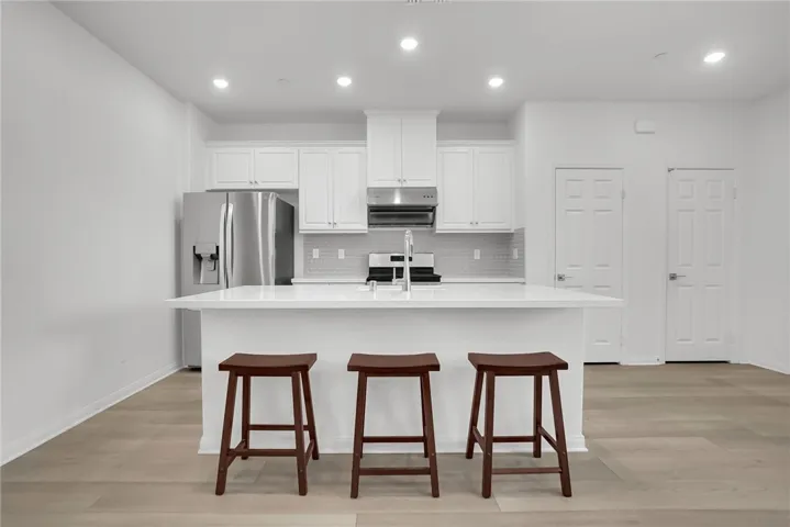 3909 E Carmel Privado, Ontario, California 91761
