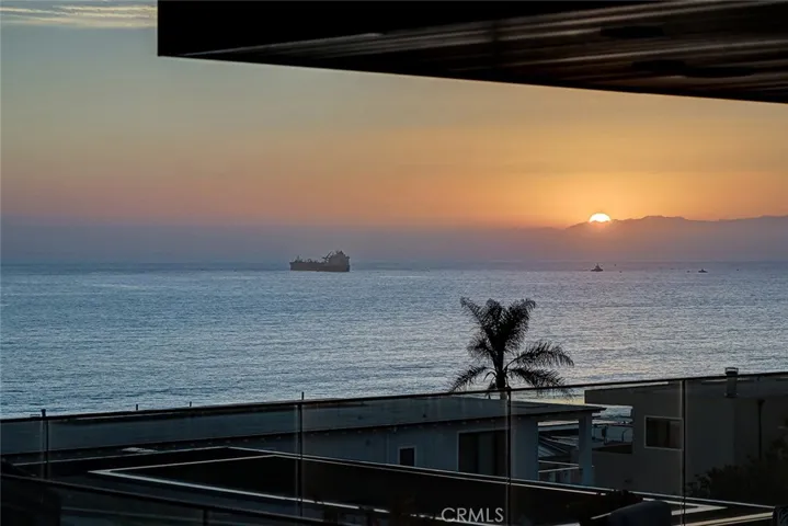 2417 Crest, Manhattan Beach, California 90266