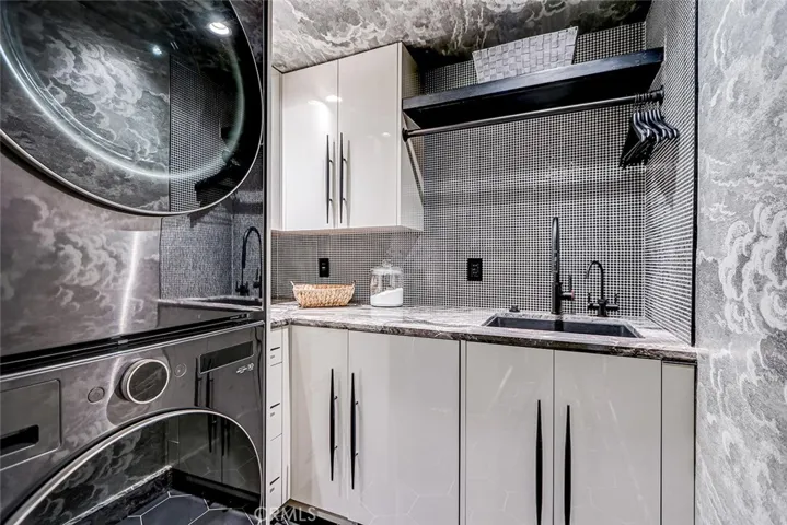2417 Crest, Manhattan Beach, California 90266