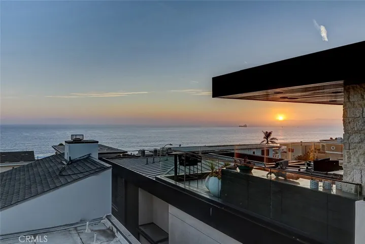 2417 Crest, Manhattan Beach, California 90266