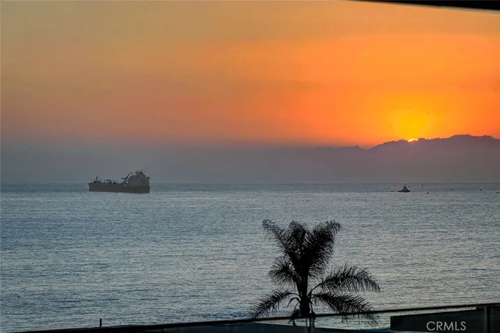2417 Crest, Manhattan Beach, California 90266