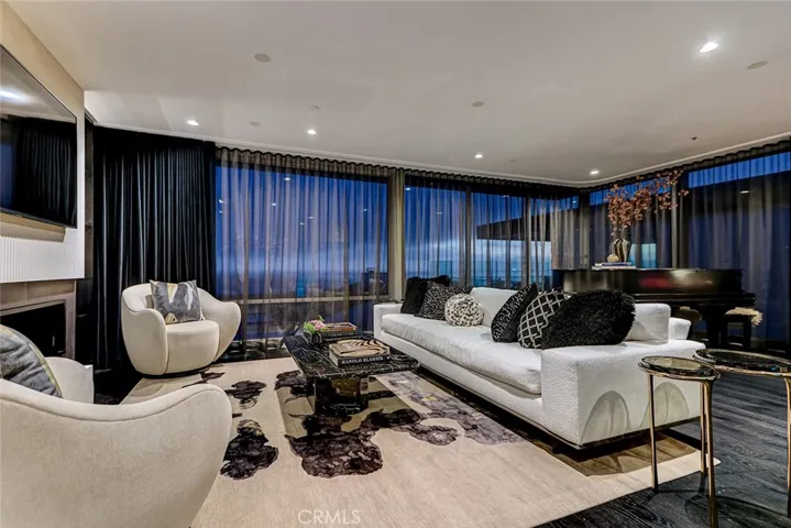 2417 Crest, Manhattan Beach, California 90266