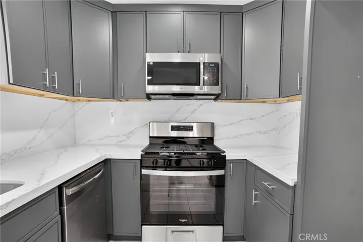 8828 Burnet Ave 9, North Hills, California 91343