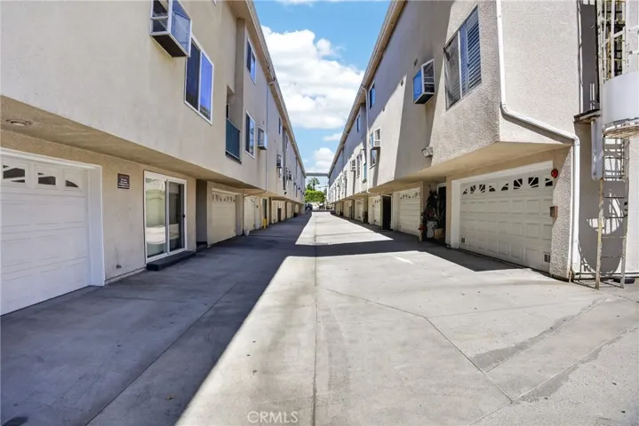 8828 Burnet Ave 9, North Hills, California 91343