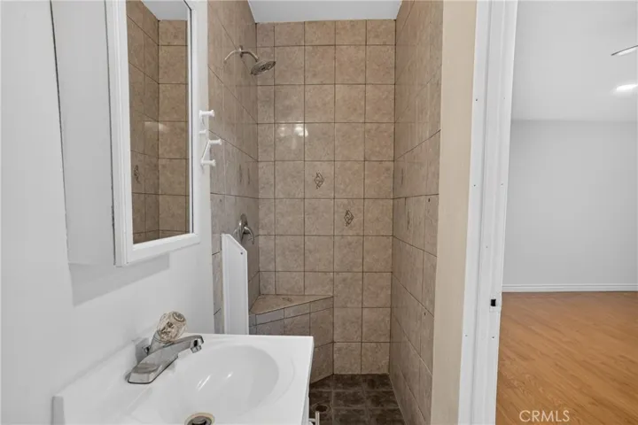 8828 Burnet Ave 9, North Hills, California 91343