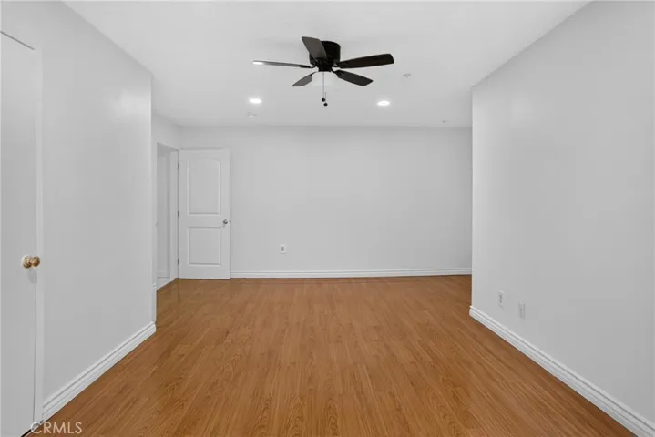 8828 Burnet Ave 9, North Hills, California 91343