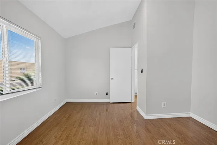 8828 Burnet Ave 9, North Hills, California 91343