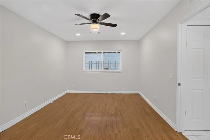8828 Burnet Ave 9, North Hills, California 91343