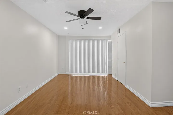 8828 Burnet Ave 9, North Hills, California 91343