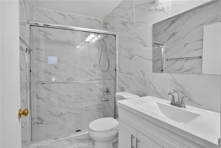 8828 Burnet Ave 9, North Hills, California 91343