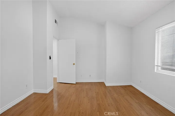 8828 Burnet Ave 9, North Hills, California 91343