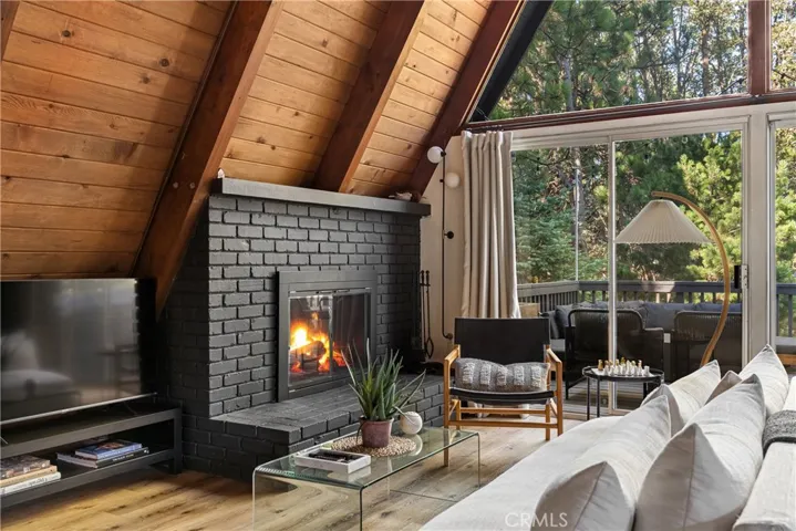 1191 Scenic Way, Rimforest, California 92378