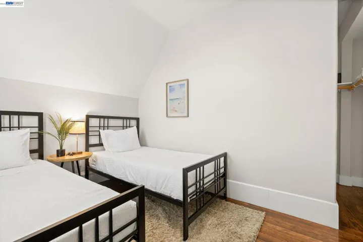 2207 E 21st St, Oakland, California 94606