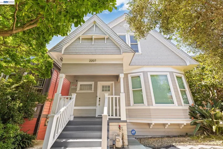 2207 E 21st St, Oakland, California 94606