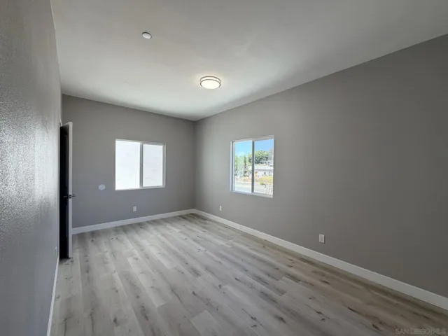5370 Nutmeg St, Oak Park, California 92105