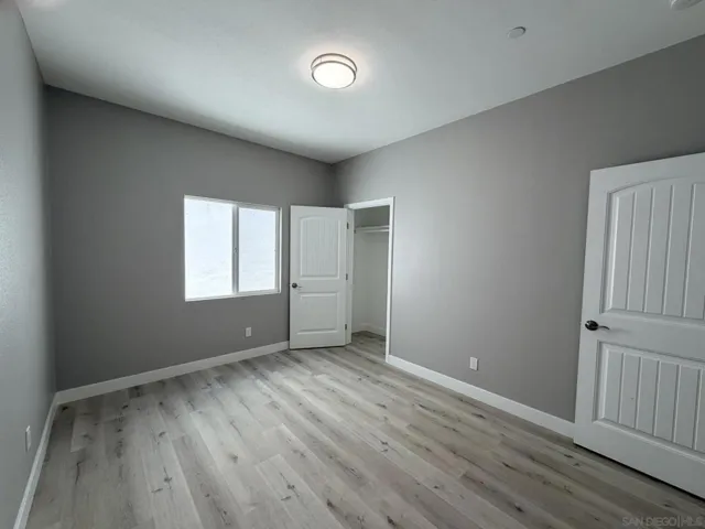 5370 Nutmeg St, Oak Park, California 92105