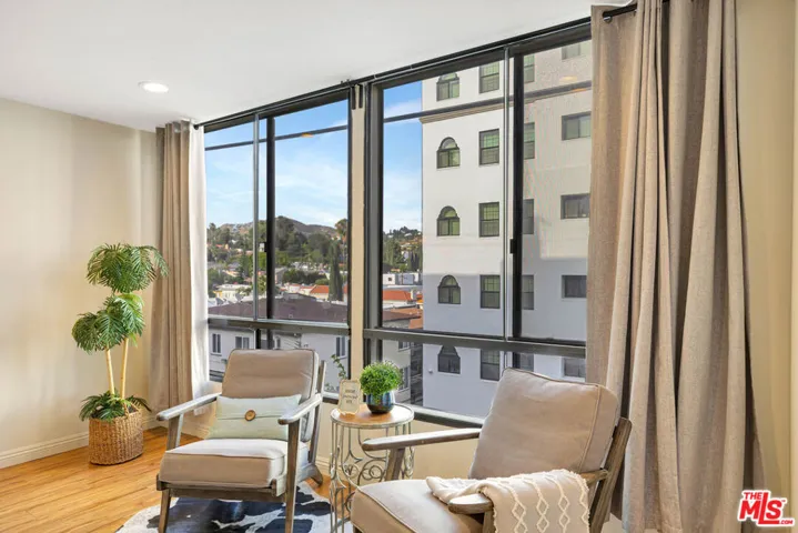 1900 Vine Street 103, Los Angeles, California 90068
