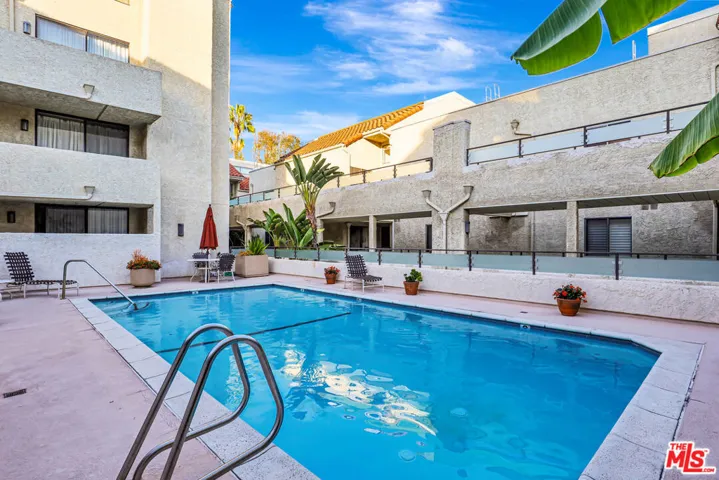 1900 Vine Street 103, Los Angeles, California 90068