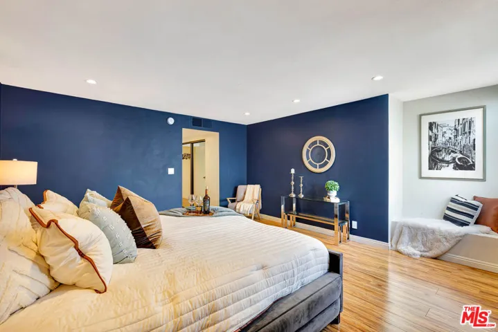 1900 Vine Street 103, Los Angeles, California 90068