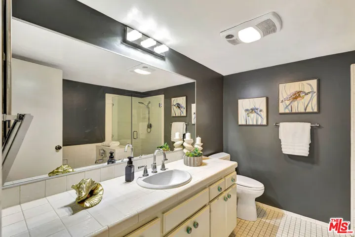 1900 Vine Street 103, Los Angeles, California 90068