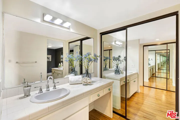 1900 Vine Street 103, Los Angeles, California 90068