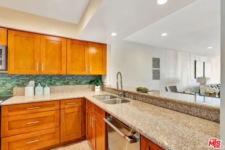 1900 Vine Street 103, Los Angeles, California 90068