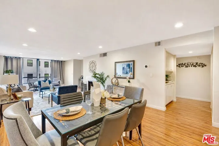 1900 Vine Street 103, Los Angeles, California 90068