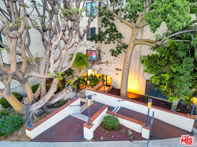 1900 Vine Street 103, Los Angeles, California 90068