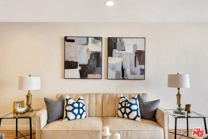 1900 Vine Street 103, Los Angeles, California 90068