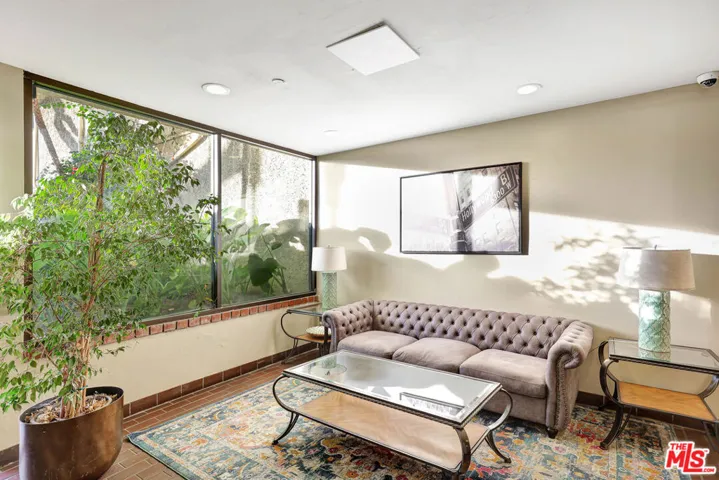 1900 Vine Street 103, Los Angeles, California 90068