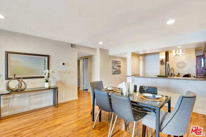 1900 Vine Street 103, Los Angeles, California 90068