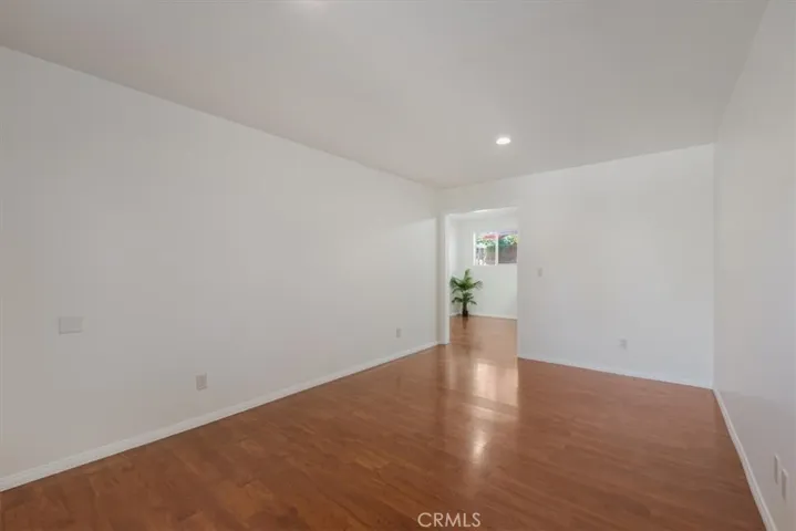 22521 Victory Boulevard B, West Hills, California 91307