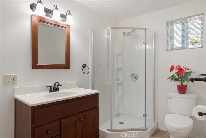 22521 Victory Boulevard B, West Hills, California 91307