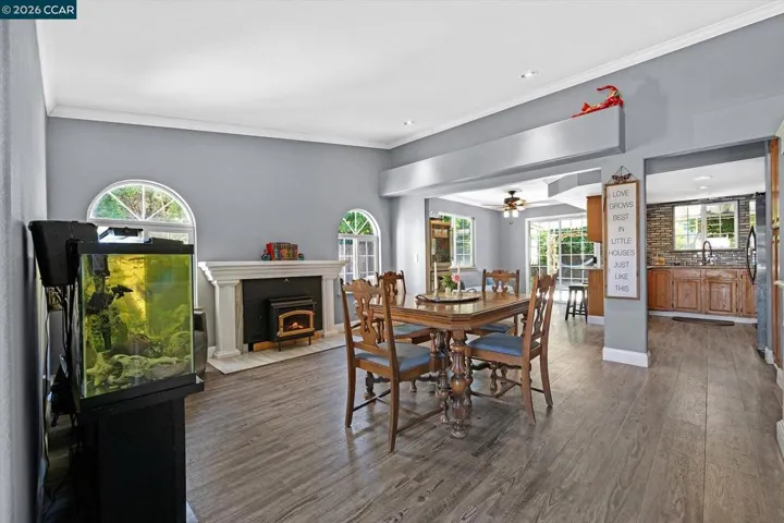 552 Redwood Dr, Vacaville, California 95687