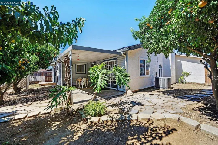 552 Redwood Dr, Vacaville, California 95687