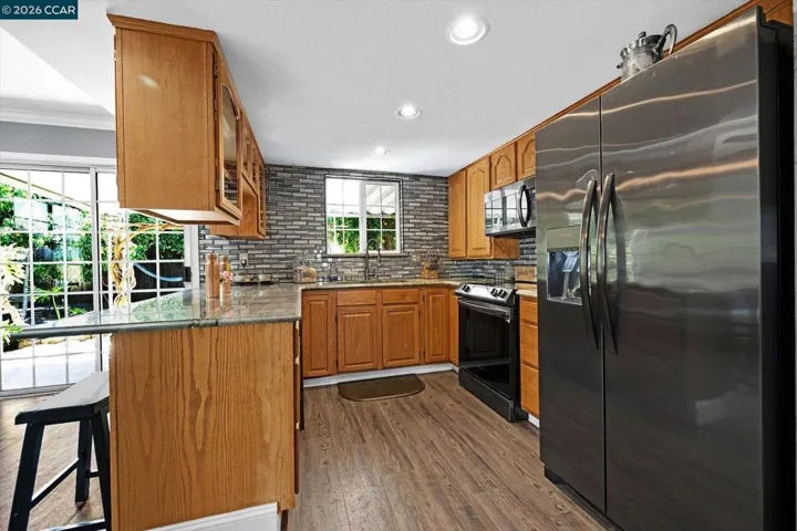 552 Redwood Dr, Vacaville, California 95687