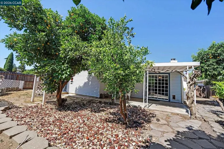 552 Redwood Dr, Vacaville, California 95687