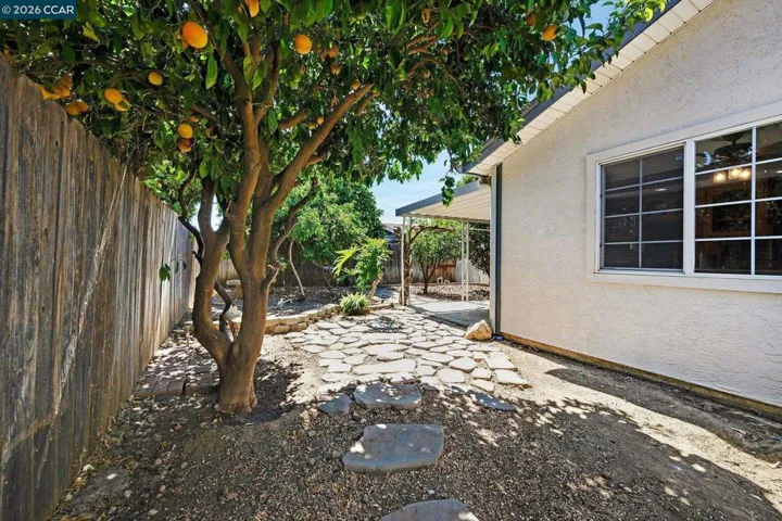 552 Redwood Dr, Vacaville, California 95687
