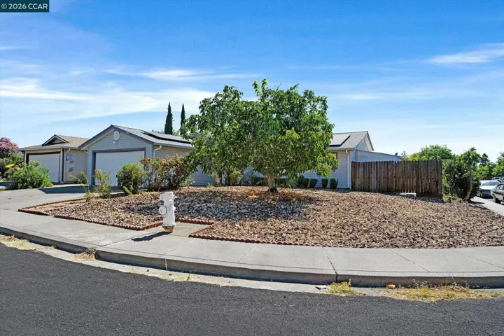 552 Redwood Dr, Vacaville, California 95687