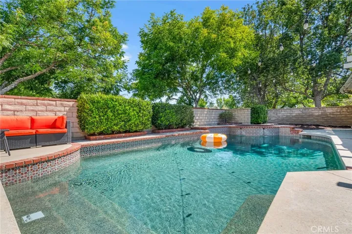 23515 Estrella, Valencia, California 91355