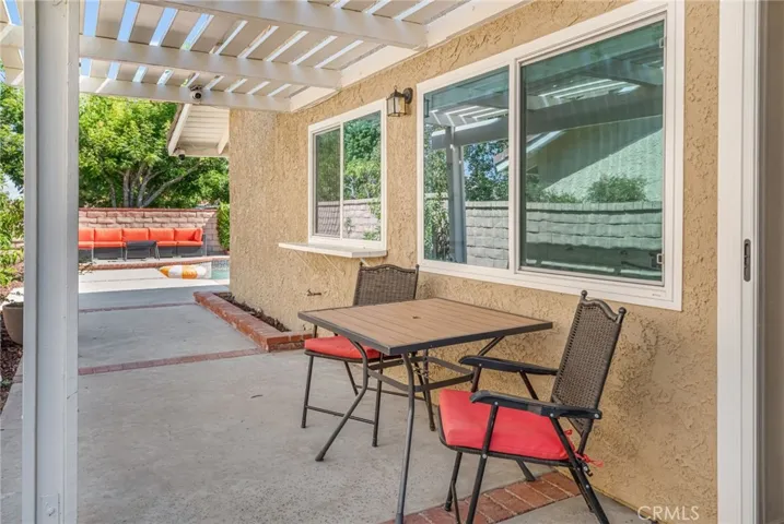 23515 Estrella, Valencia, California 91355