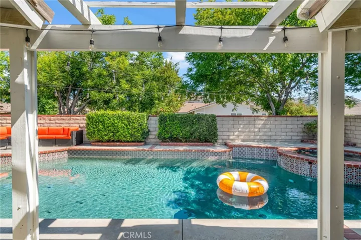 23515 Estrella, Valencia, California 91355