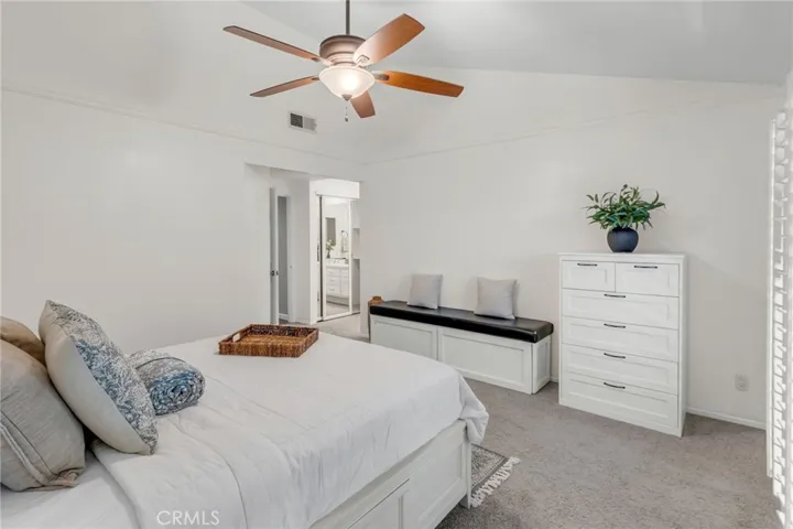 23515 Estrella, Valencia, California 91355