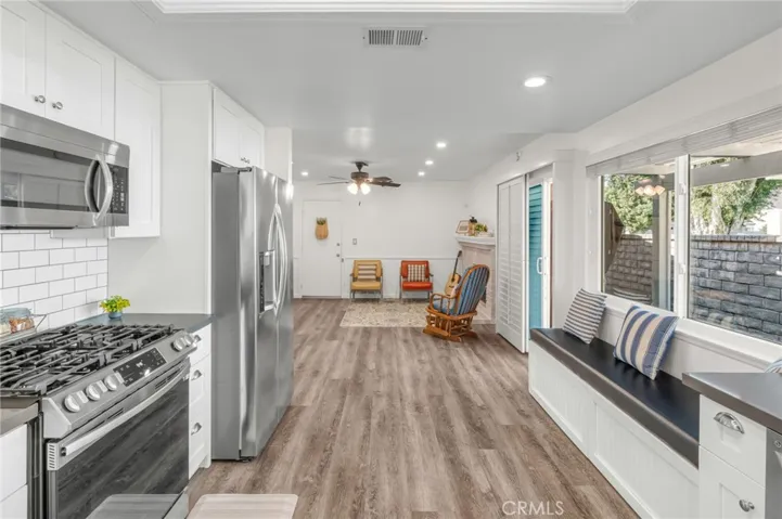 23515 Estrella, Valencia, California 91355