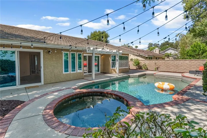 23515 Estrella, Valencia, California 91355