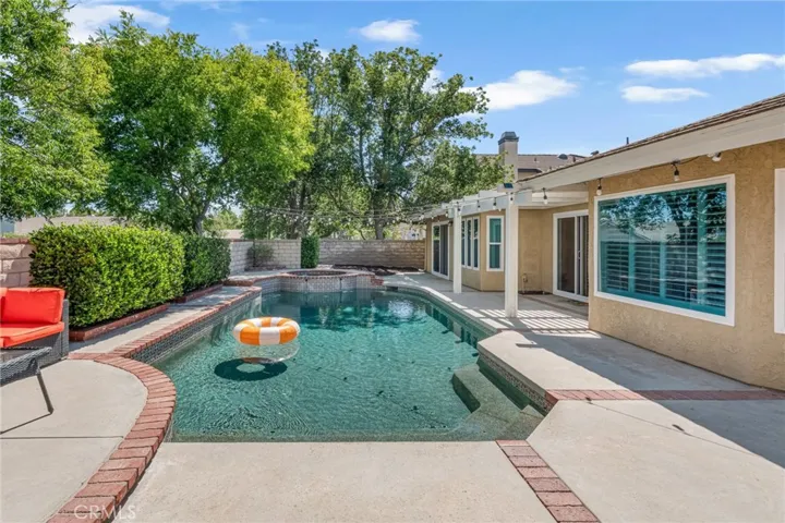 23515 Estrella, Valencia, California 91355