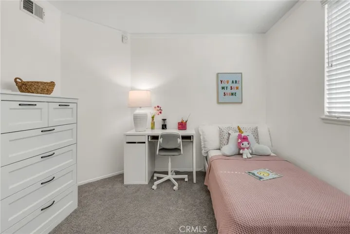 23515 Estrella, Valencia, California 91355