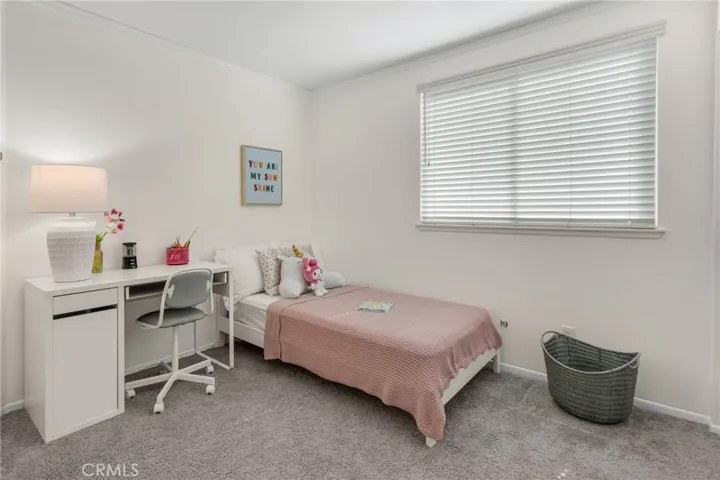 23515 Estrella, Valencia, California 91355