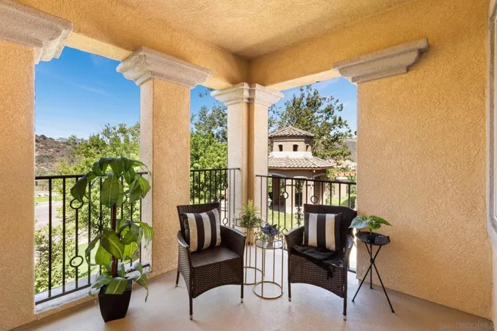 10867 Serafina Ln 37, San Diego, California 92128