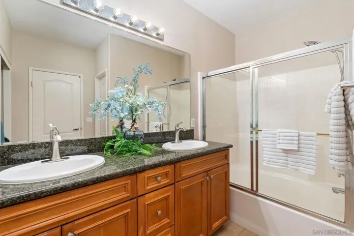 10867 Serafina Ln 37, San Diego, California 92128